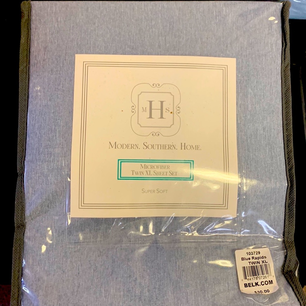Twin size sheet set